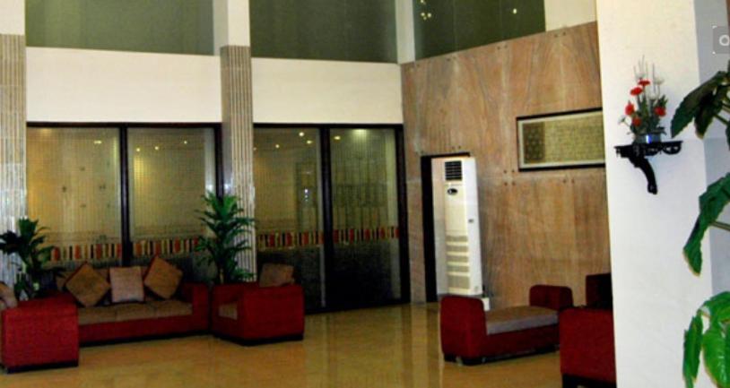 Hotel Radiance Bhīlwāra Zewnętrze zdjęcie